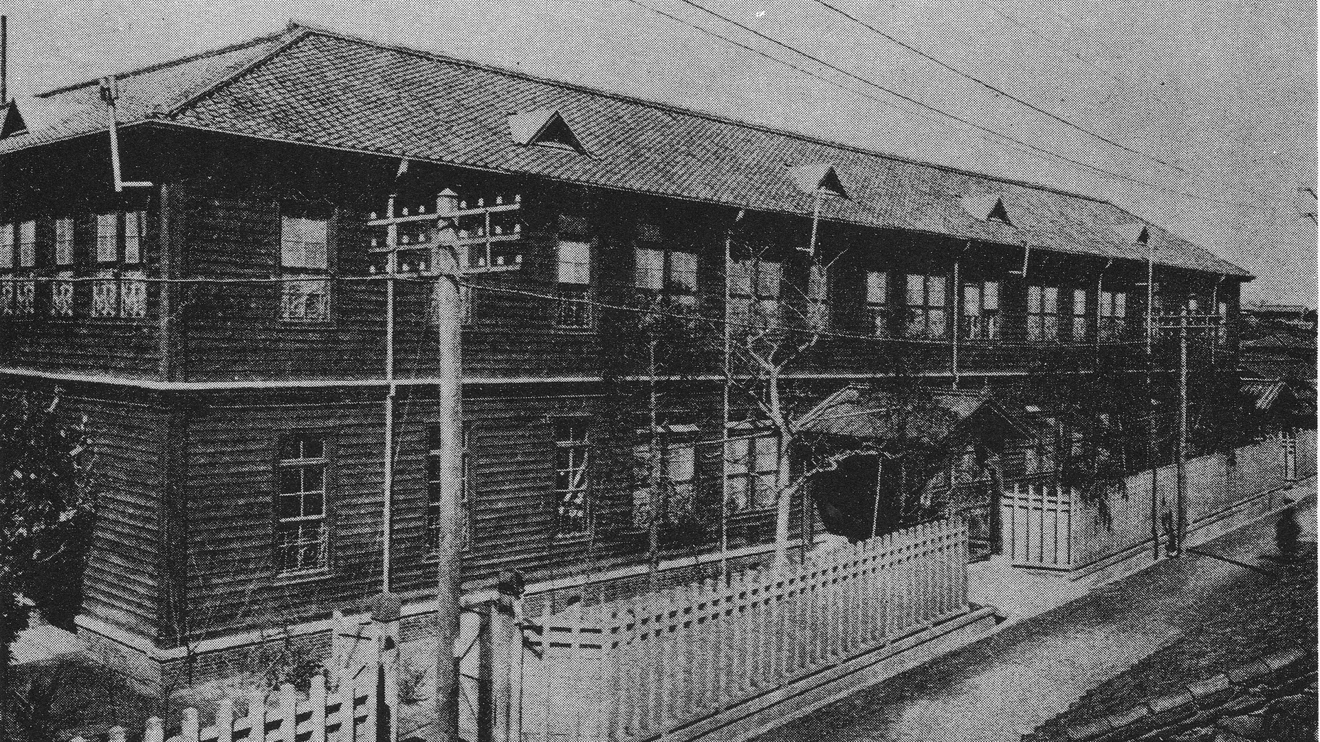上六小校舎